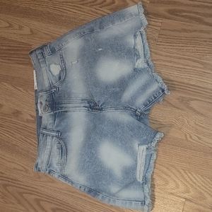 New SO Boyfriend cut distressed midi shorts size 7/28